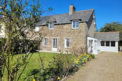 Maison au calme à 2 pas du port