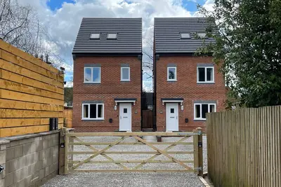 Image de Brand New High Spec House with parking Wi-Fi (B) by Hafh