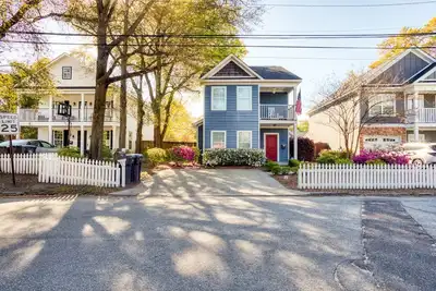 Image de Sadie's House: Monthly Pet friendly 3 Bedroom Golf/Medical