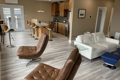 Image de The Captain’s Quarters 2 bedroom harbourview condo