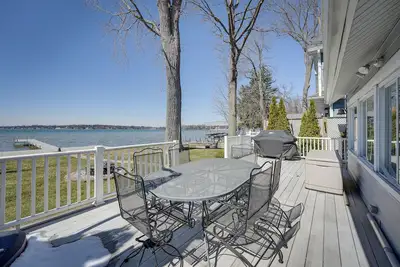 Image de Lakefront Michigan Cottage - Deck, Grill & Kayaks!