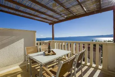 Image de Appartement dans Bol avec vue mer, terrasse, Climatisation, Wifi (5121-1)