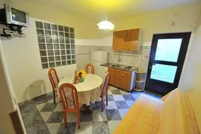 Image de Appartement dans Omiš avec vue mer, terrasse, Climatisation, Wifi (5129-2)