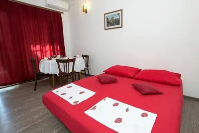 Image de Appartement dans Duće avec terrasse, Climatisation, Wifi, Lave-vaisselle (5146-8)