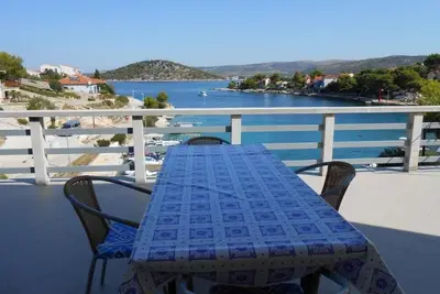 Image de Appartement dans Ražanj avec vue mer, terrasse, Climatisation, Wifi (5150-1)
