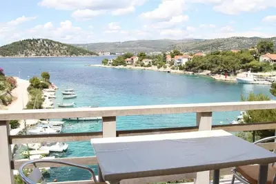 Image de Appartement dans Ražanj avec vue mer, Balcon, Climatisation, Wifi (5150-3)