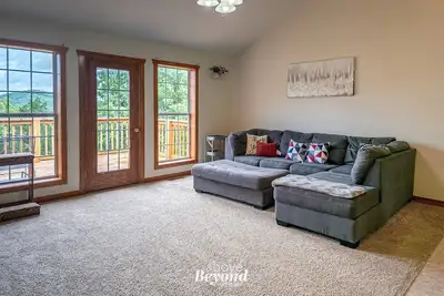 Image de 5 bed Mountain View Retreat on 8 Acres Near Town