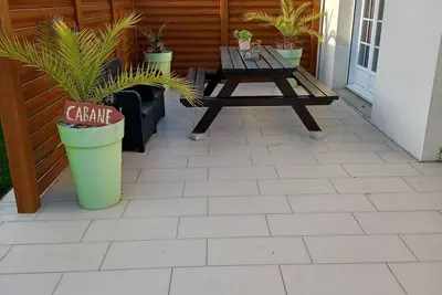 Image de Maison contemporaine sur jardin entièrement clos