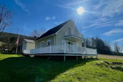 Image de Private Family Home on 12. 5 acres in the Finger Lakes!
