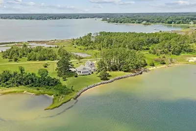 Image de Beach House Getaway, exclusive location on \"Chesapeake Bay\" with private beach