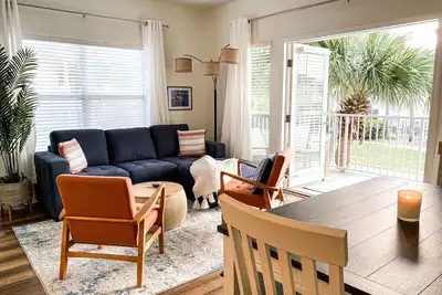 Image de Gulf\/Pool View * Sleeps 6 * Steps to beach!