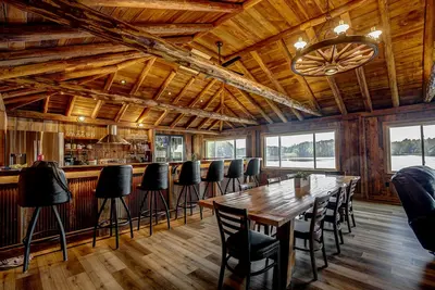 Image de Luxury Lakeside Lodge on Beautiful Somo Lake