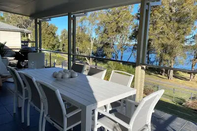 Image de Luxurious Waterfront Retreat