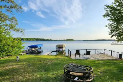Image de Lake Front, Pontoon, Bunk House