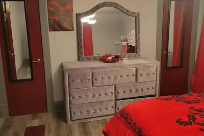 Image de Cozy brick home in a quiet neighborhood