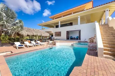 Image de Relaxing spacious villa w/ Pool, Bubble bath & Bbq