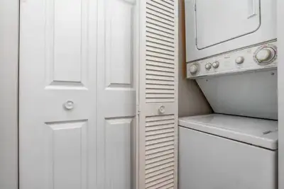 Image de Drake Terrace of Wheaton Condo