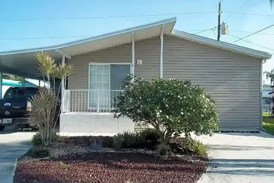 Image de 3 Br 2 Ba newly remodeled house w/ nearby beaches, parks, shopping and nightlife