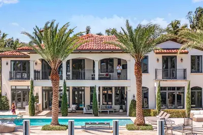 Image de Waterfront | Heated Pool | Canal View & Access | Mimosa Key | VlLLAS