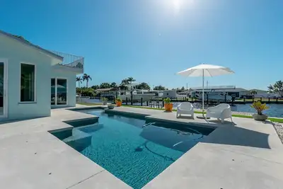 Image de Waterfront oasis, sunsets, heated pool, hot tub, boat dock, near boat ramp