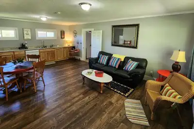 Image de Mountain Point of View Cottage - 15 Minutes from the Caverns!