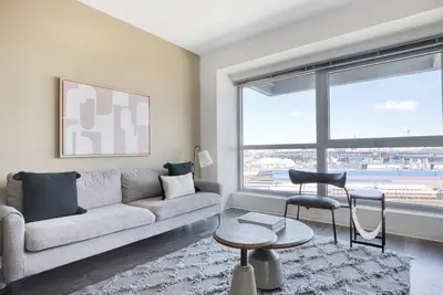 Image de Hip East Cambridge 1br w/ Gym & Rooftop, nr Lechmere T, by Blueground