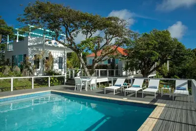 Windchime Villa - Renovated Private Villa with Gorgeous Views & Pool - Sleeps 10