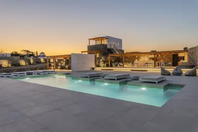 Image de Luxury Villa, 5mins to Scorpios, Nammos & Mykonos Town, pool & 2 jacuzzis