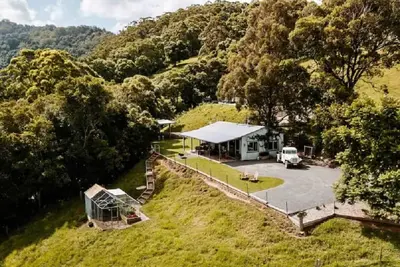 Image de Little Shed on Woodhill