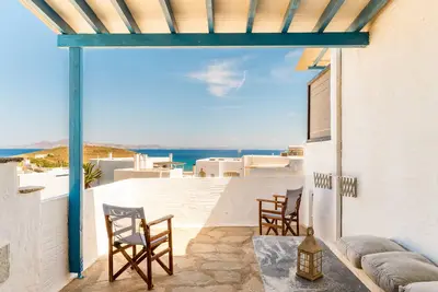 Image de Maison de vacances 'Porto Galini Tinos Myrsini 106' avec terrasse privée, Wi-Fi et climatisation