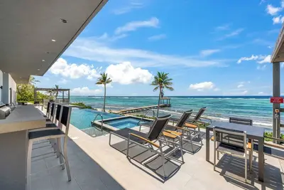 Image de Evolution: Luxe Single-level Villa w/Private Pool, Jacuzzi, Dock