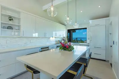 Image de 2024 Remodel! Brand New Luxury! Ocean View! Sleeps 5!