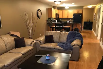 Image de Close to everything: shopping, beach, boating, hiking, golfing or just relaxing!