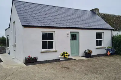 Image de The Poets Cottage, pet friendly, with a garden in Portglenone