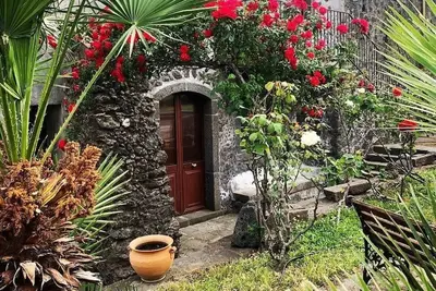 Image de A True Sicilian guesthouse with Pool on Mt. Etna, perfect for Families & Groups.