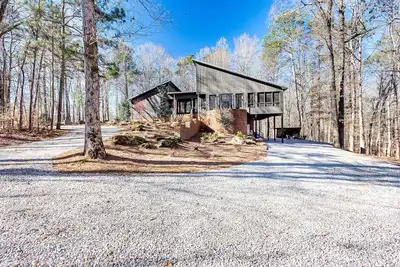 Image de Tranquil, Peaceful Riverhouse in Monroe Ga; Close to Athens!