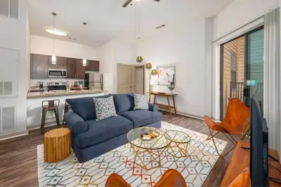 Image de Big groups welcome-4 bed 4bath-Heart of Downtown