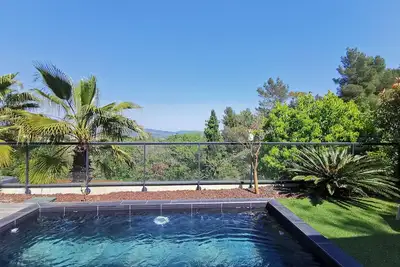 Image de Villa 1 contemporaine avec piscine, 4 chambres, 3 sdb, 2wc, parking voiture éléc