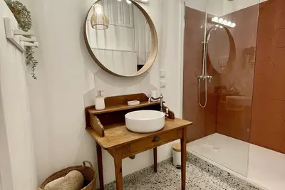 Image de Cocon coquelicot au charme indéniable