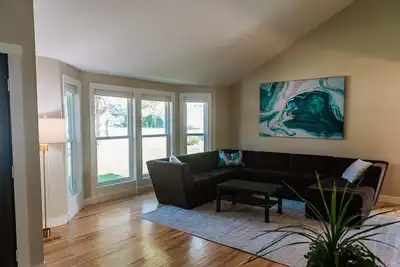 Image de 2 Master Suites Luxury Home