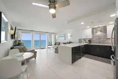 Image de Unbeatable Gulf Front Views! Cabana Club 302 with bunk beds