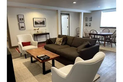 Image de Remodeled 2br-Ideal for Couples or Small Families!