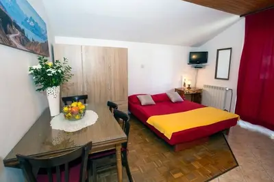 Image de Appartement dans Duće avec vue mer, Balcon, Climatisation, Wifi (5146-1)