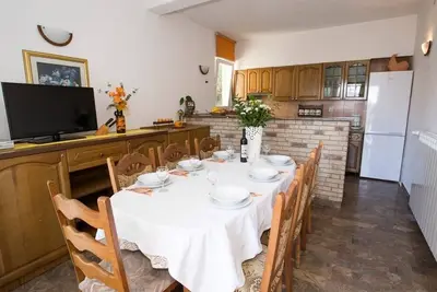 Image de Appartement dans Duće avec vue mer, Balcon, Climatisation, Wifi (5146-3)