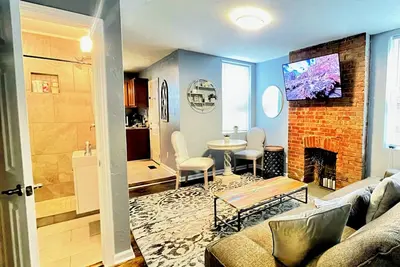 Image de Walk to Acrisure in under 30 minutes! Secure your spot for Nfl Draft! Free Park