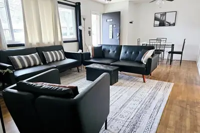 Image de 3 bedroom, 1 bath furnished rental