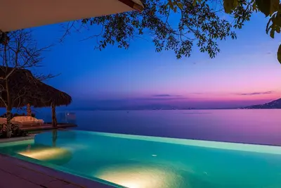 Image de Luxury ocean front Villa, stunning views