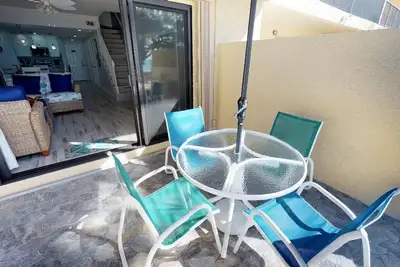Image de Awesome Oceanfront Grd Flr Condo on Spectacular 7 Mile Beach – #19 Tic