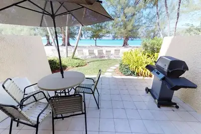 Image de Awesome Oceanfront Grd Flr on Spectacular 7 Mile Beach – #10 The Islands Club