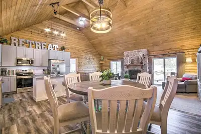 Image de New! Osage Beach Cabin w/ Deck, Fire Pits and Private Dock!